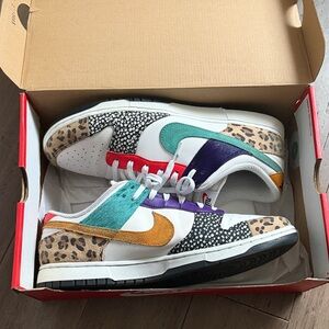 NIB Nike dunk low se